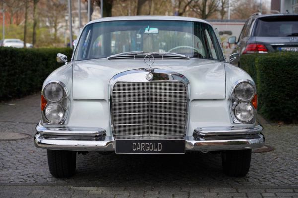 Mercedes-Benz 250 SE 1966 7758