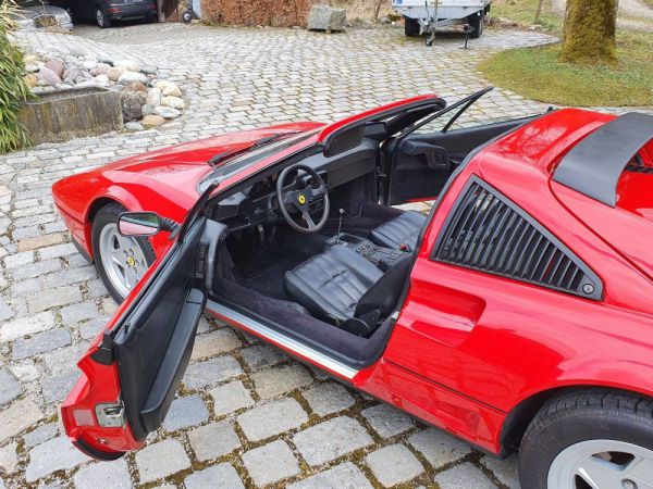 Ferrari 208 GTS Turbo 1988 81596