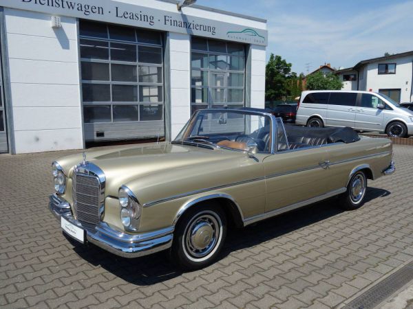 Mercedes-Benz 300 SE 1964 14387