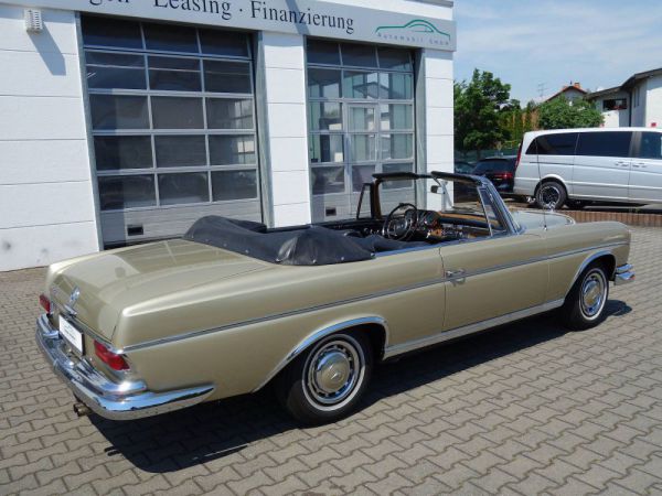 Mercedes-Benz 300 SE 1964 14392