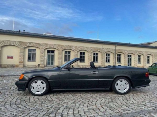 Mercedes-Benz 300 CE-24 1993