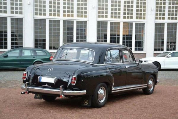 Mercedes-Benz 220 a 1956 15109