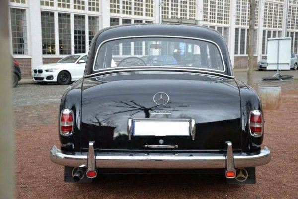 Mercedes-Benz 220 a 1956 15110