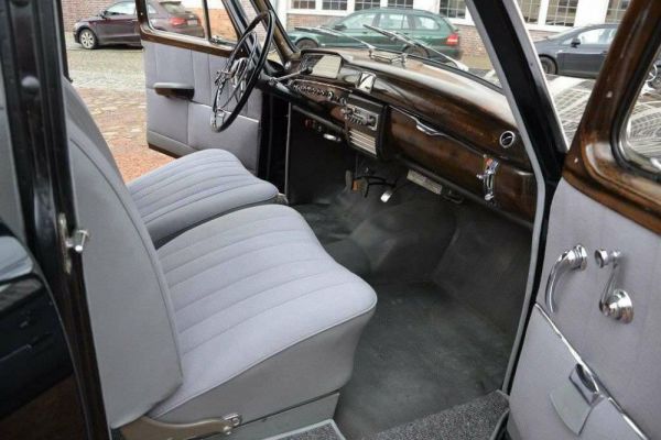 Mercedes-Benz 220 a 1956 15115