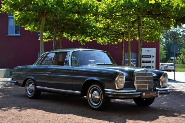 Mercedes-Benz 220 SE b 1964