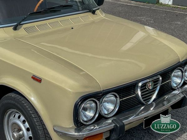 Alfa Romeo Giulia Nuova Super 1300 1975 60441