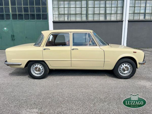 Alfa Romeo Giulia Nuova Super 1300 1975 60446