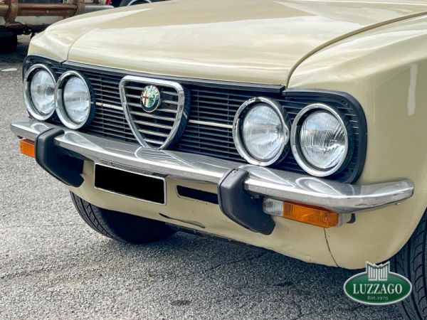 Alfa Romeo Giulia Nuova Super 1300 1975 60450