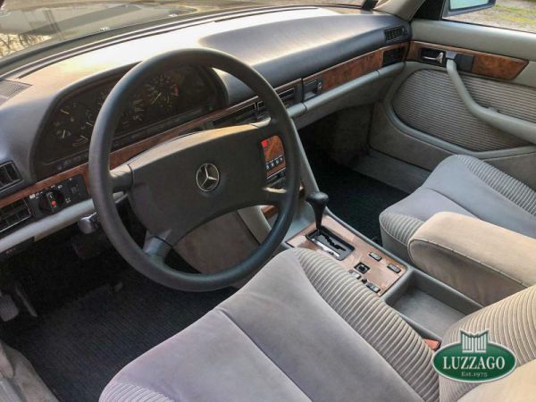 Mercedes-Benz 300 SE 1988 68874