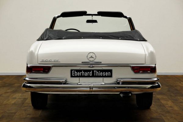 Mercedes-Benz 300 SE 1963 79143