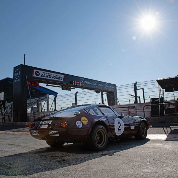 Ferrari 365 GT4 1973 74827