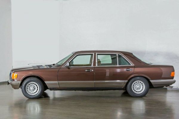 Mercedes-Benz 500 SEL 1982 25300