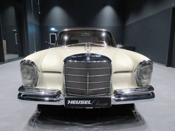 Mercedes-Benz 250 SE 1967 25752