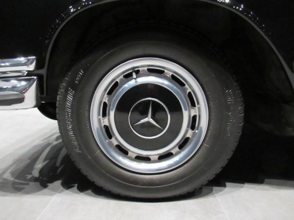 Mercedes-Benz 280 SE 1969 25777