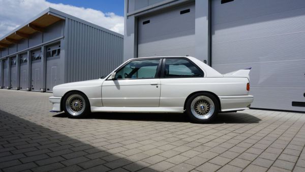 BMW M3 1988 30680