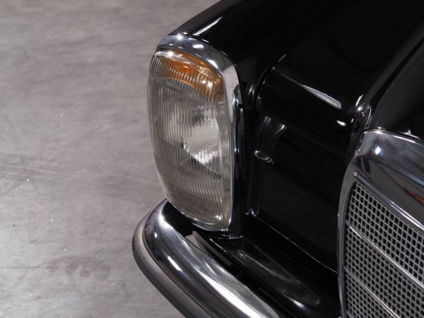 Mercedes-Benz 220 1968 29690