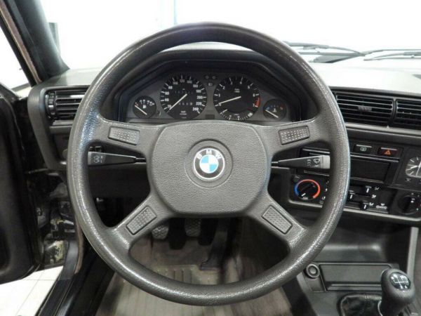 BMW 320i 1989 98283