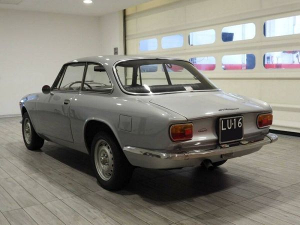 Alfa Romeo Giulia 1600 GT Junior 1972 109181