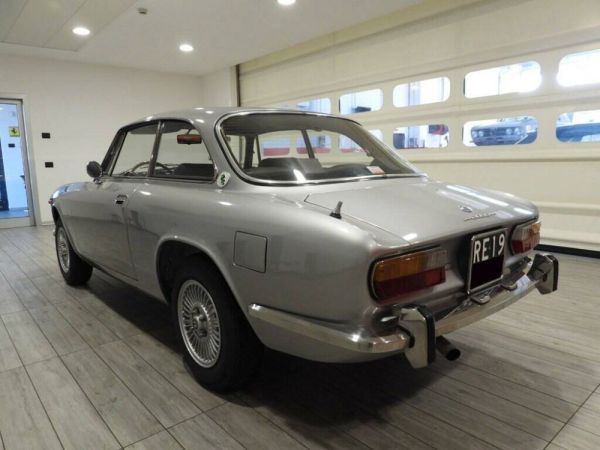 Alfa Romeo 2000 GT Veloce 1971 109232