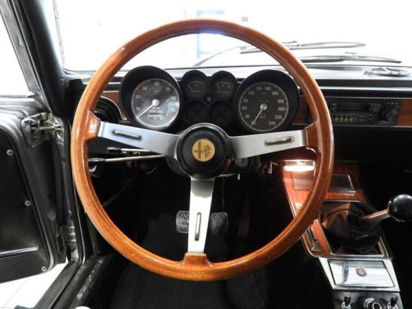 Alfa Romeo 2000 GT Veloce 1971 109235