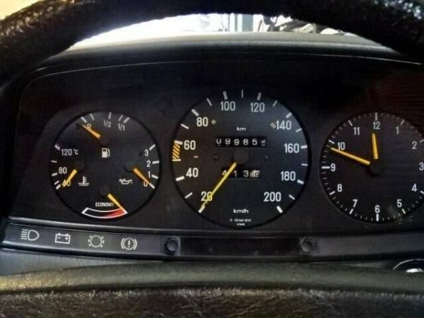 Mercedes-Benz 230 E 1983 106152