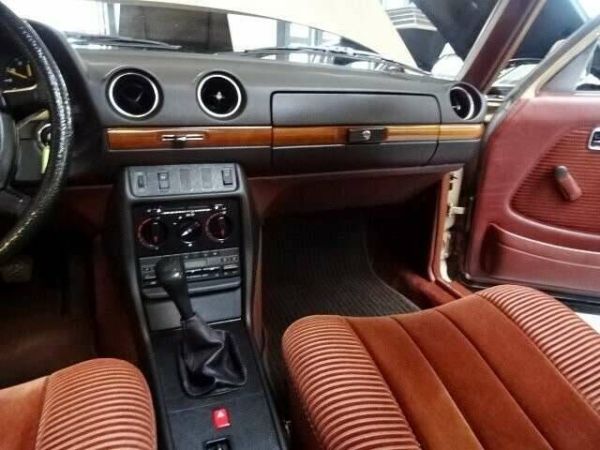 Mercedes-Benz 230 E 1983 106153