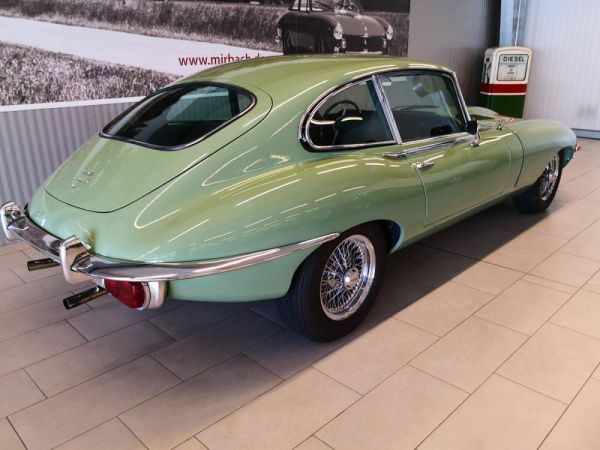 Jaguar E-Type 1968 61786