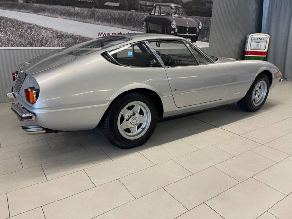 Ferrari 365 GTB/4 Daytona 1973 88667