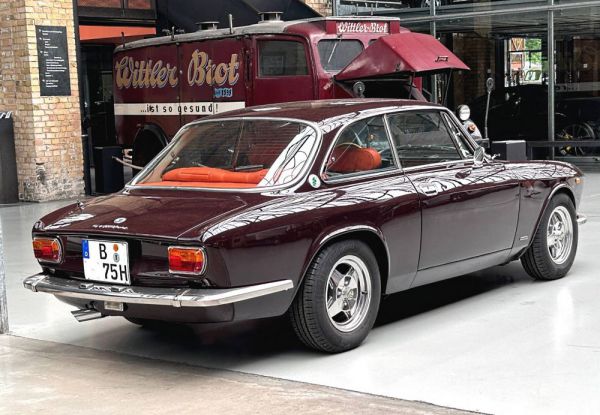 Alfa Romeo 2000 GT Veloce 1975 39699