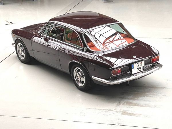 Alfa Romeo 2000 GT Veloce 1975 39701