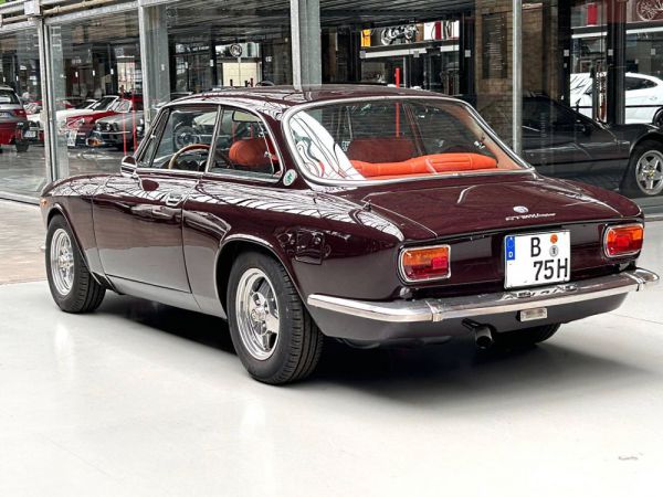 Alfa Romeo 2000 GT Veloce 1975 39706