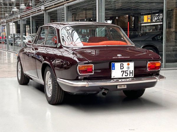 Alfa Romeo 2000 GT Veloce 1975 39707