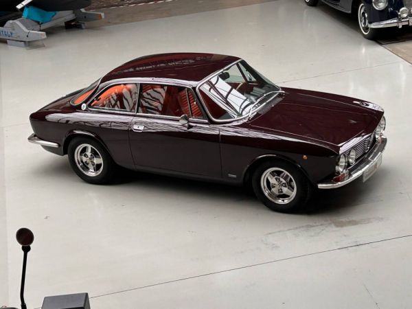 Alfa Romeo 2000 GT Veloce 1975 39710