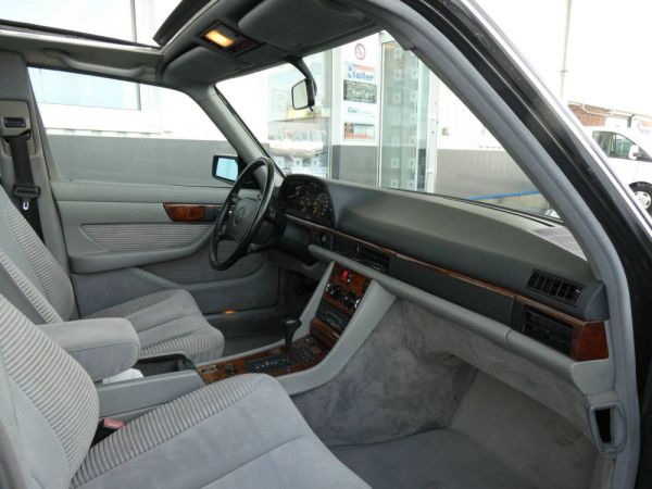 Mercedes-Benz 300 SE 1989 42027