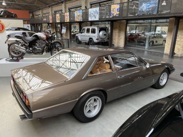 Ferrari 365 GT4 2+2 1973 325