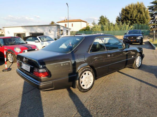 Mercedes-Benz 230 CE 1989