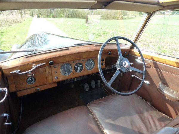 Bentley Mark VI Mulliner 1947 49750