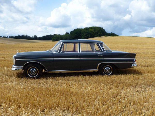 Mercedes-Benz 300 SE 1963 49928