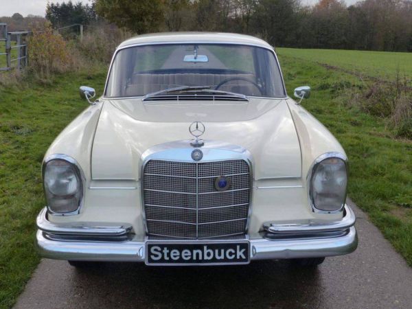 Mercedes-Benz 220 S b 1965