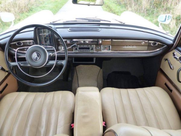 Mercedes-Benz 220 S b 1965 50237