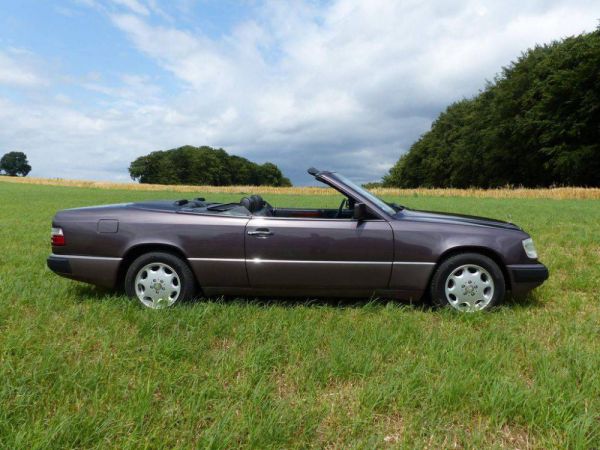 Mercedes-Benz 300 CE-24 1993 50307