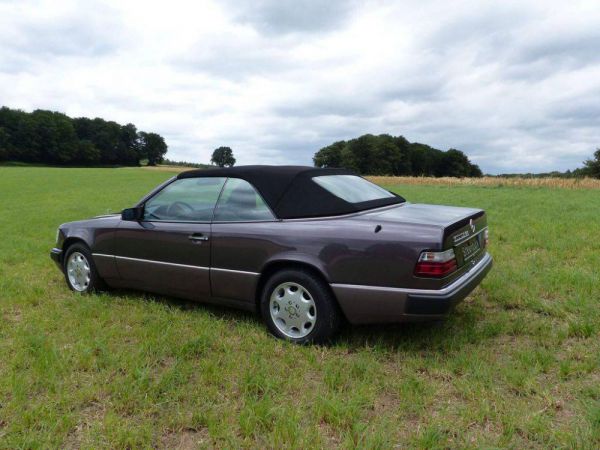 Mercedes-Benz 300 CE-24 1993 50308