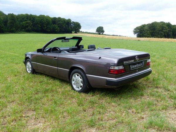 Mercedes-Benz 300 CE-24 1993 50309