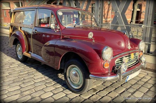 Morris Minor 1000 Traveller 1970 63698