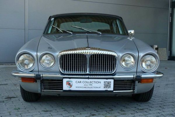 Daimler Double Six 1976