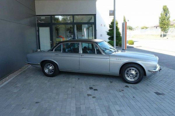 Daimler Double Six 1976 6714