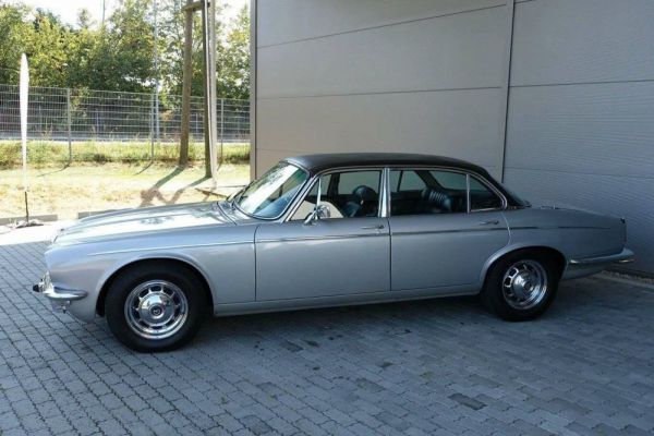 Daimler Double Six 1976 6715