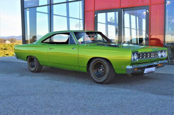 Plymouth Road Runner Hardtop Coupe 1968 13129