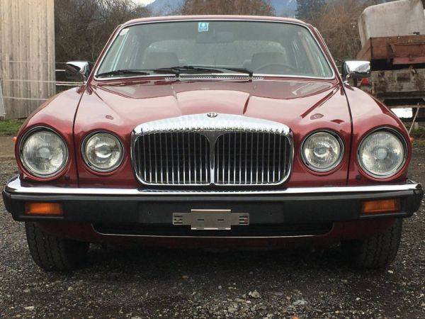 Daimler Double Six 1989 49484