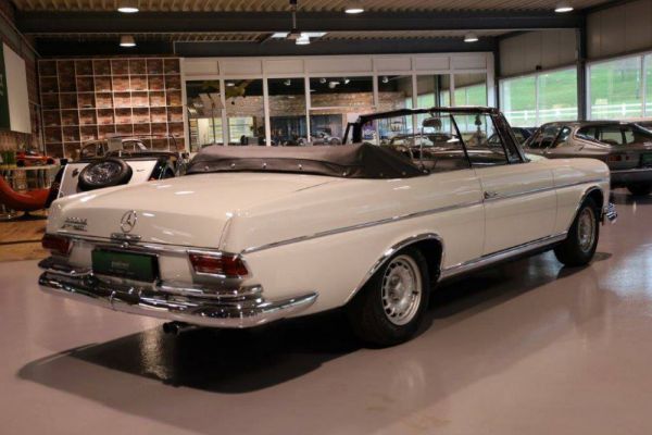 Mercedes-Benz 300 SE 1965 2374